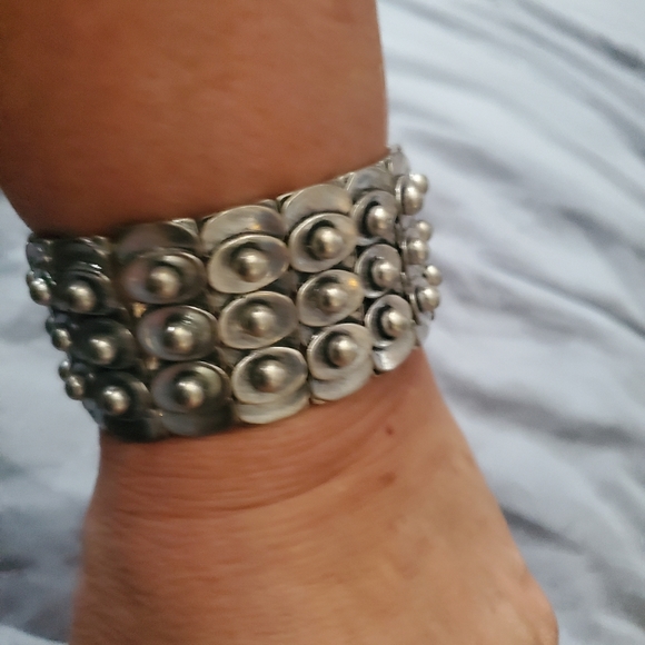 Bracelet - Picture 3 of 3